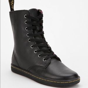 Dr. Martens Stratford Boot | Size 9